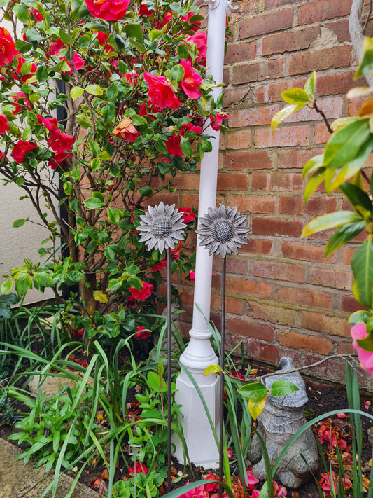 Sunflower Plant Support Stakes | Garden Plant Support | Decorative Flower Stakes | Metal Garden Art
