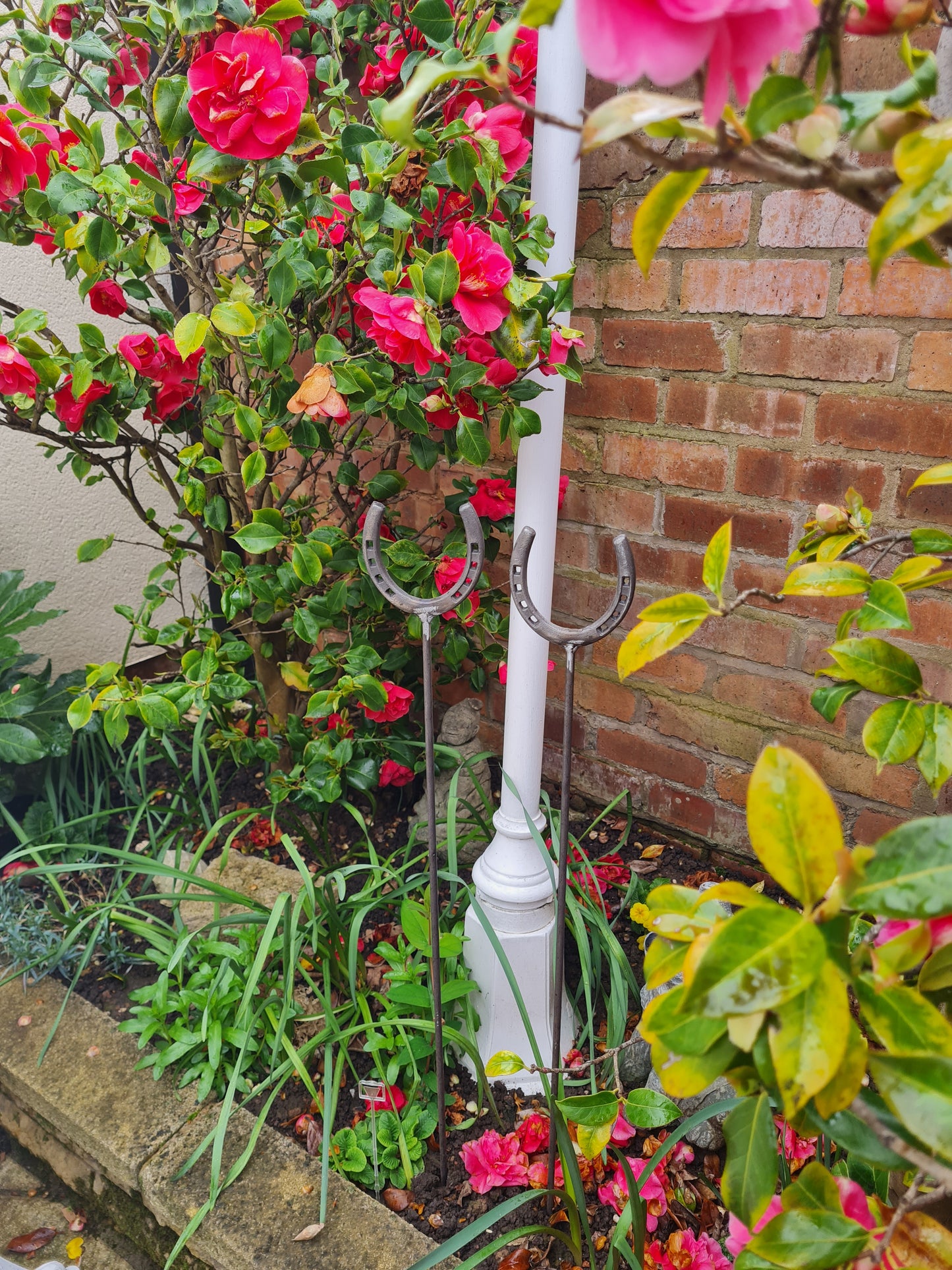 Lucky Horse Shoe Plant Support Stakes | Garden Plant Support | Decorative plant Stakes | Metal Garden Art