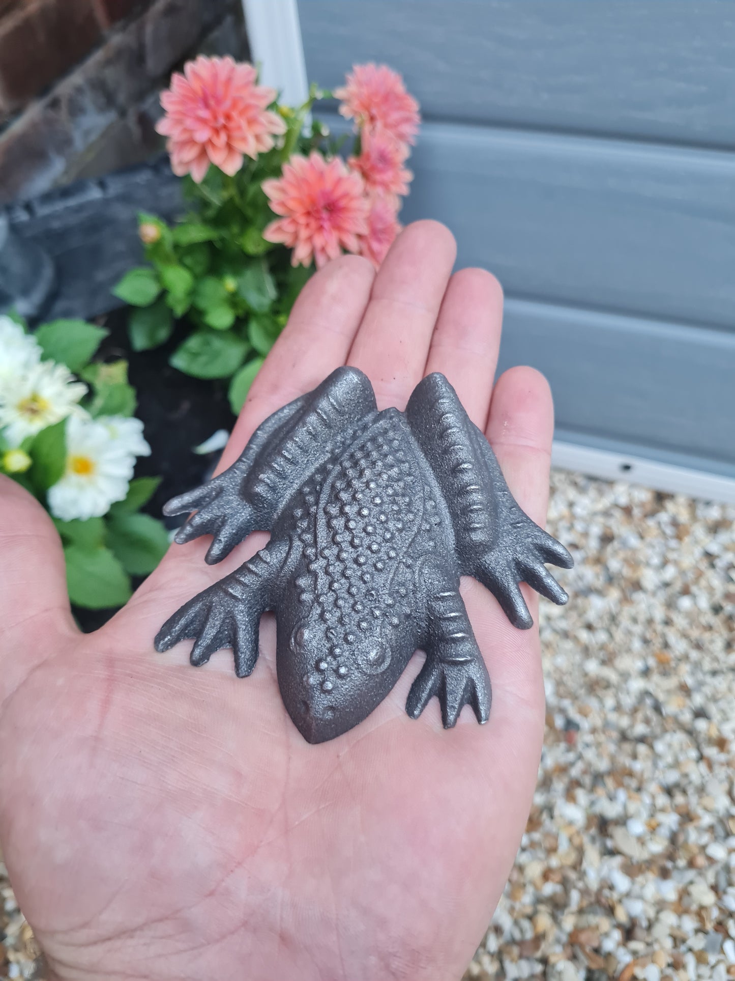 Cast Iron Garden Frog Ornament | Rustic Metal Frog Statue | Outdoor Garden Art