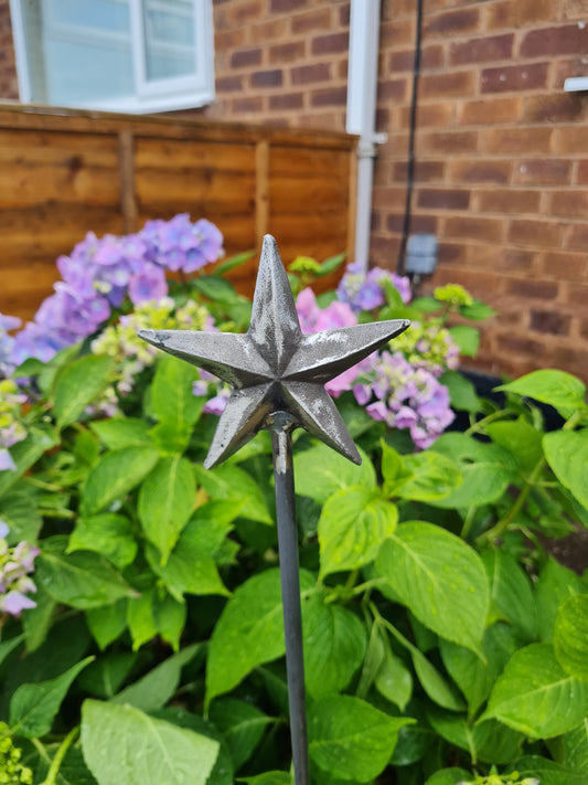 Star Topped Plant Support Stakes | Garden Plant Support | Decorative plant Stakes | Metal Garden Art