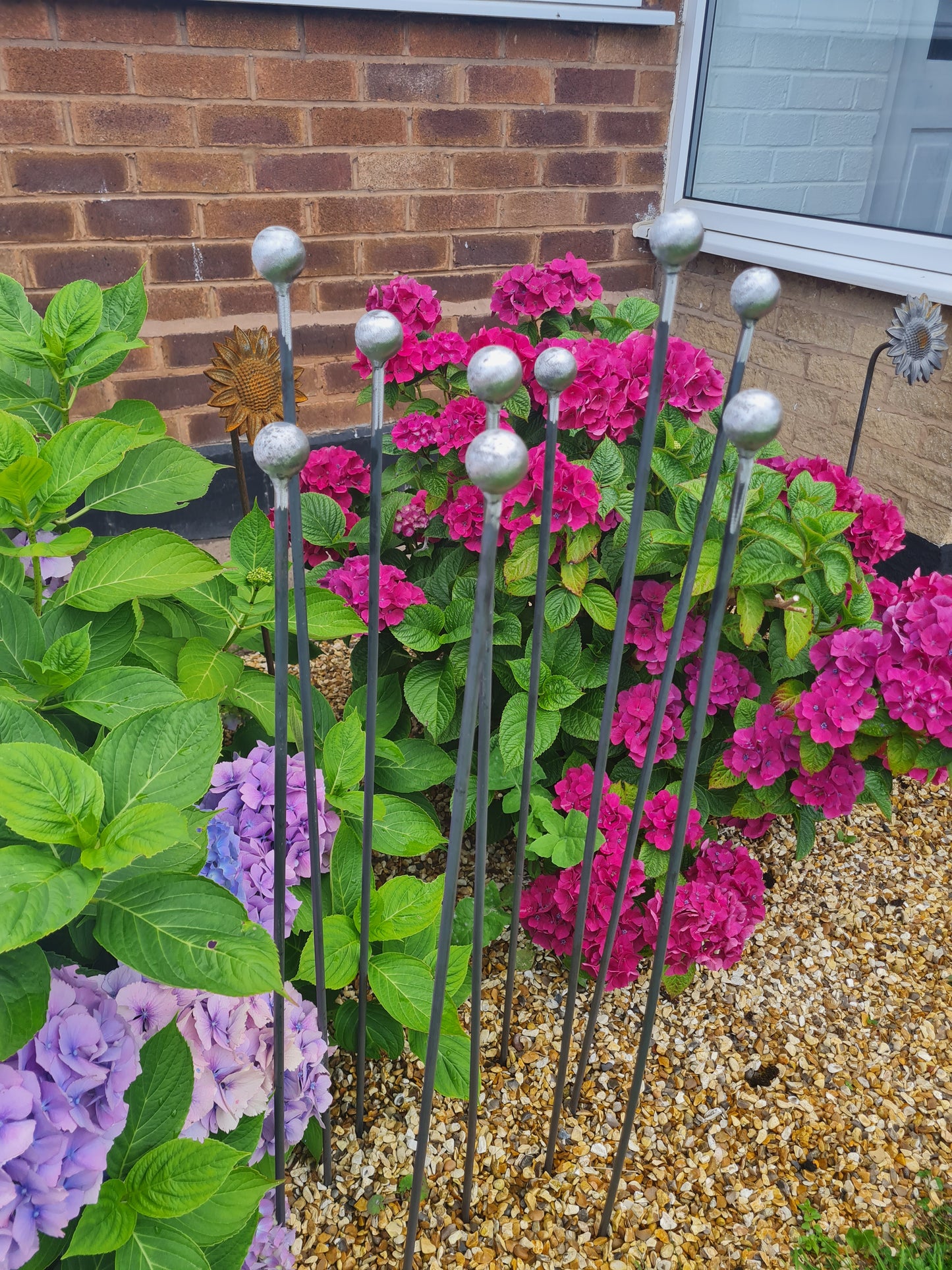 9 x Ball Top Plant Support Stakes | Garden Plant Support | Decorative plant Stakes | Metal Garden Art