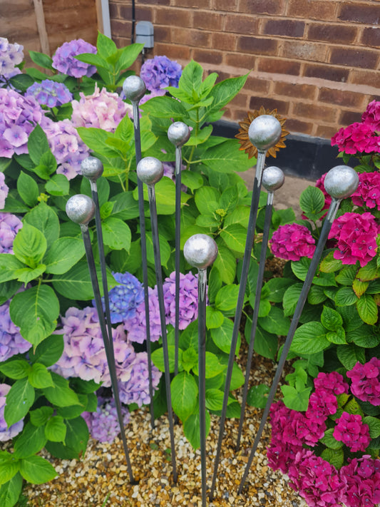 9 x Ball Top Plant Support Stakes | Garden Plant Support | Decorative plant Stakes | Metal Garden Art