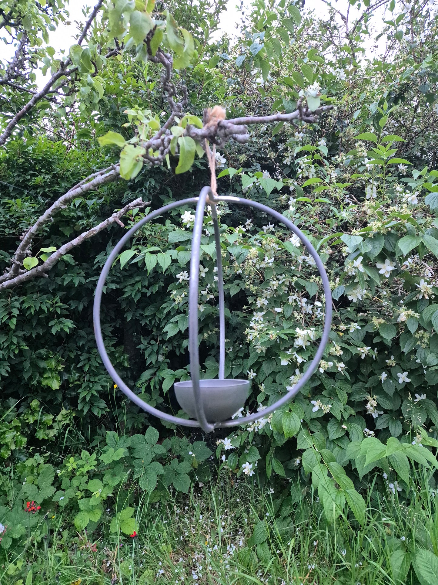 Metal Hanging double Ring Bird Feeder | Tree Hanging Bird Bath | Rusty Garden Ornament | Bird Feeding Station