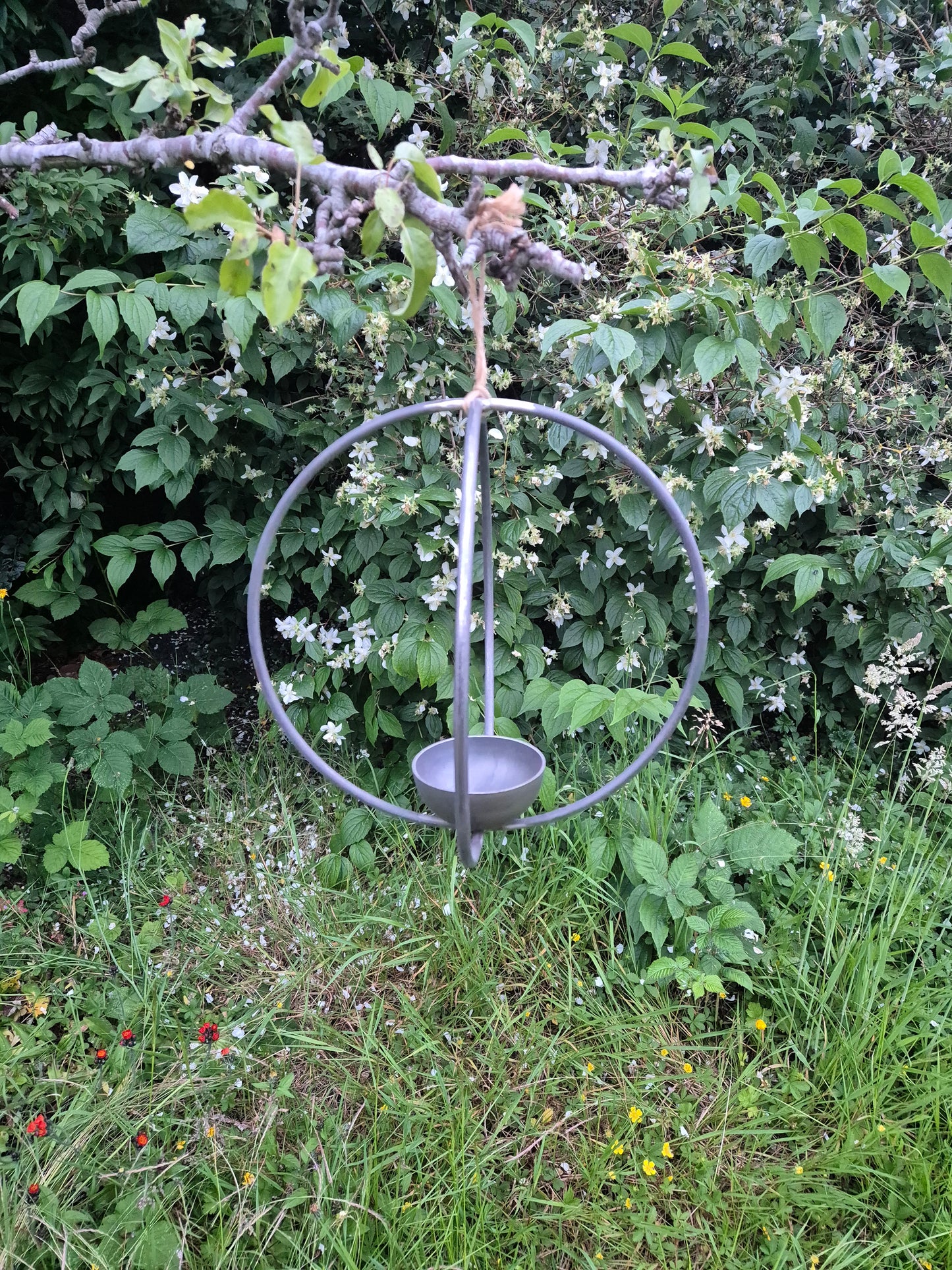 Metal Hanging double Ring Bird Feeder | Tree Hanging Bird Bath | Rusty Garden Ornament | Bird Feeding Station