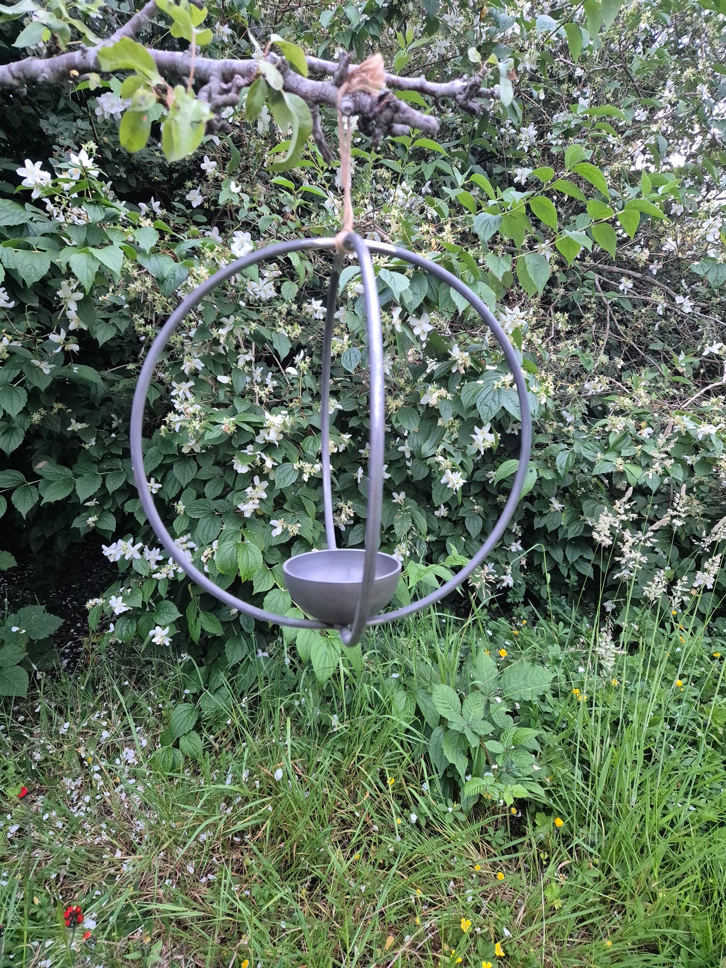 Metal Hanging double Ring Bird Feeder | Tree Hanging Bird Bath | Rusty Garden Ornament | Bird Feeding Station