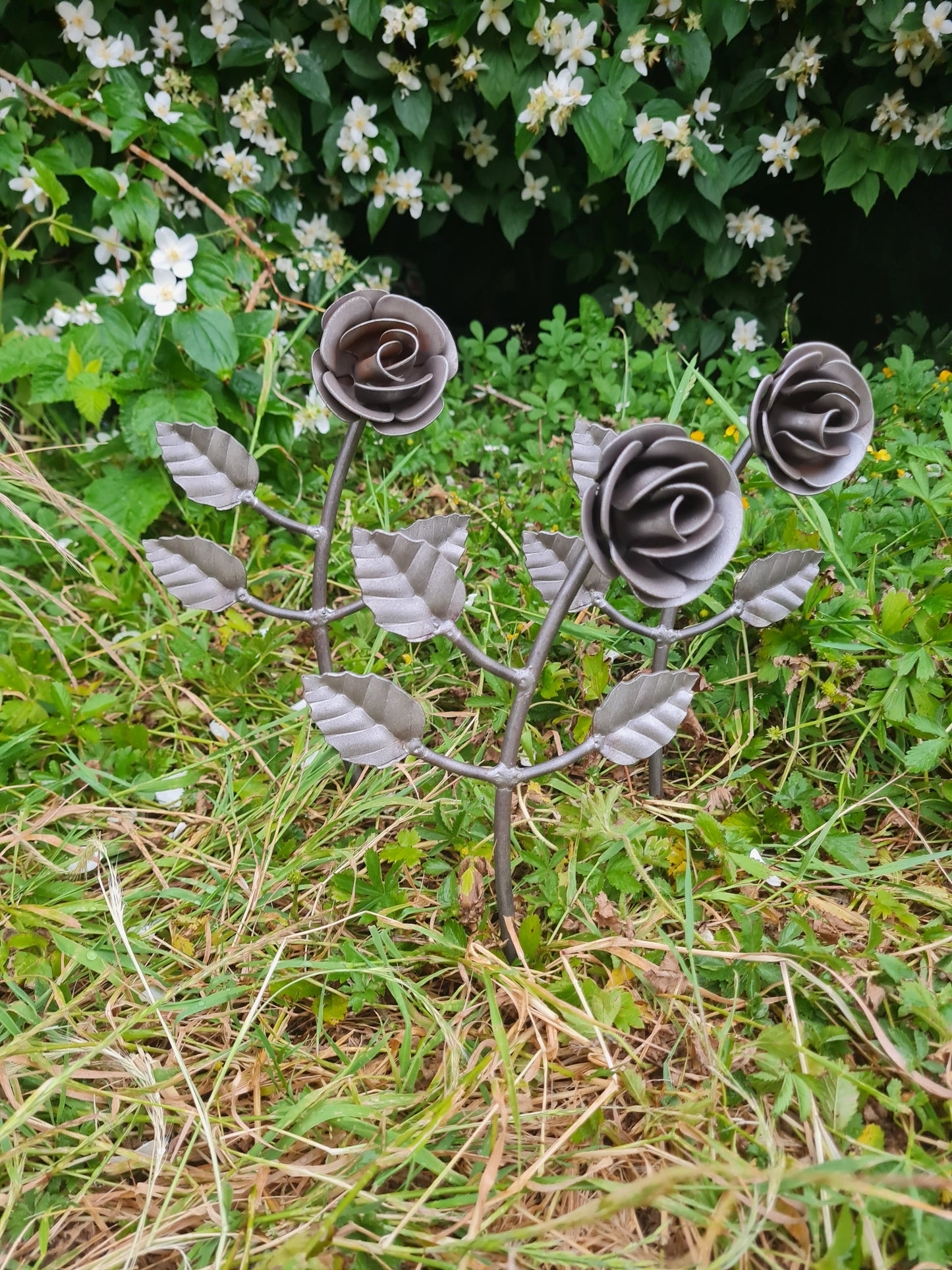 Rustic metal garden roses flowers set of 3