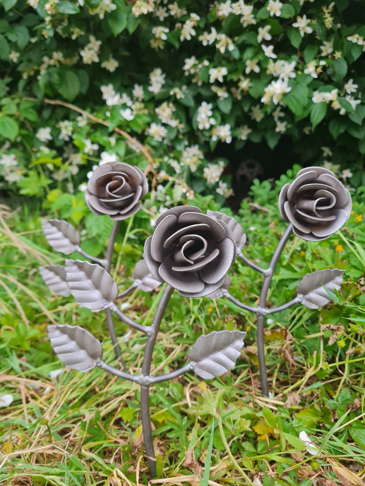 Rustic metal garden roses flowers set of 3