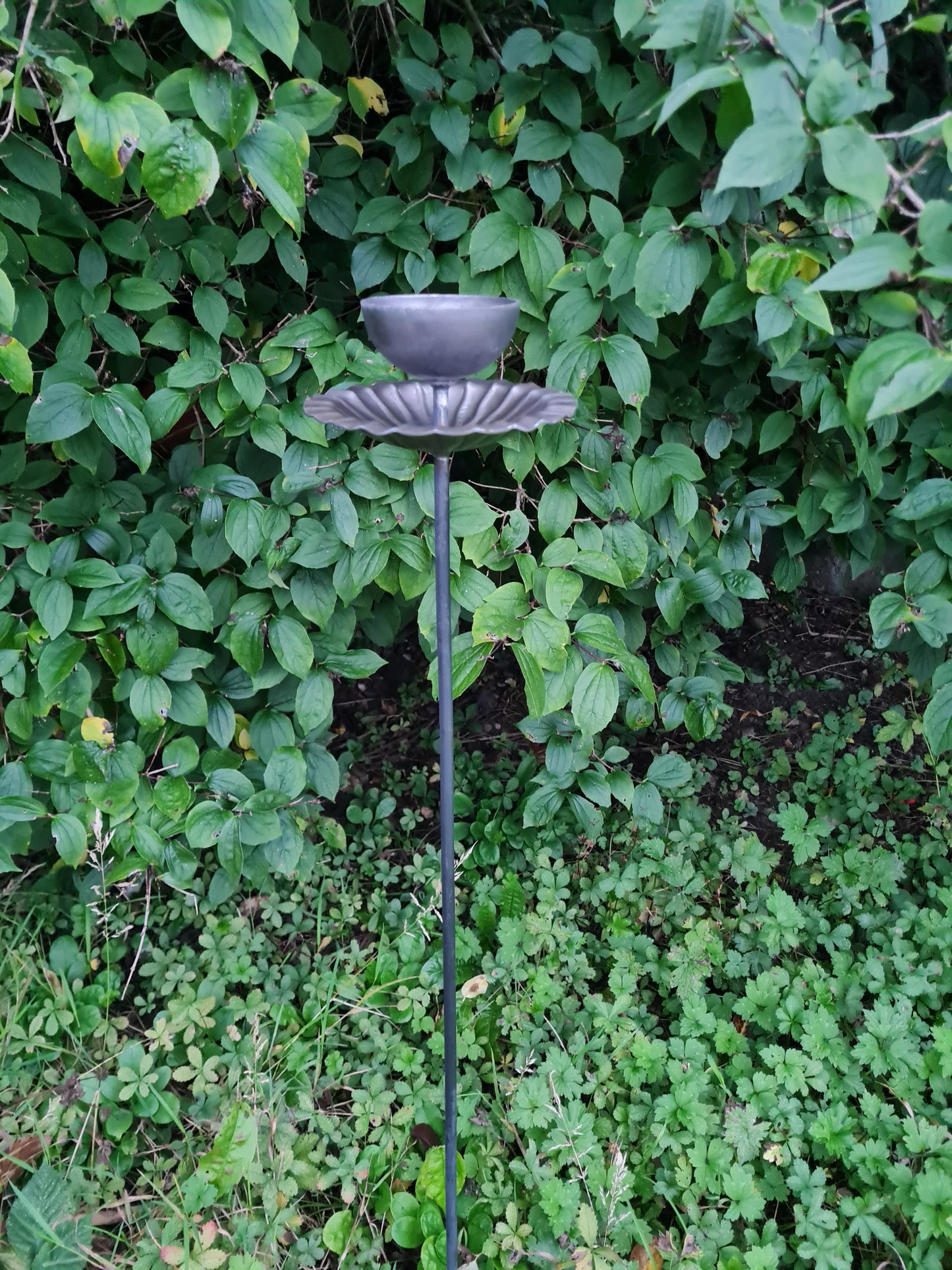 Rustic metal double bird feeder stake