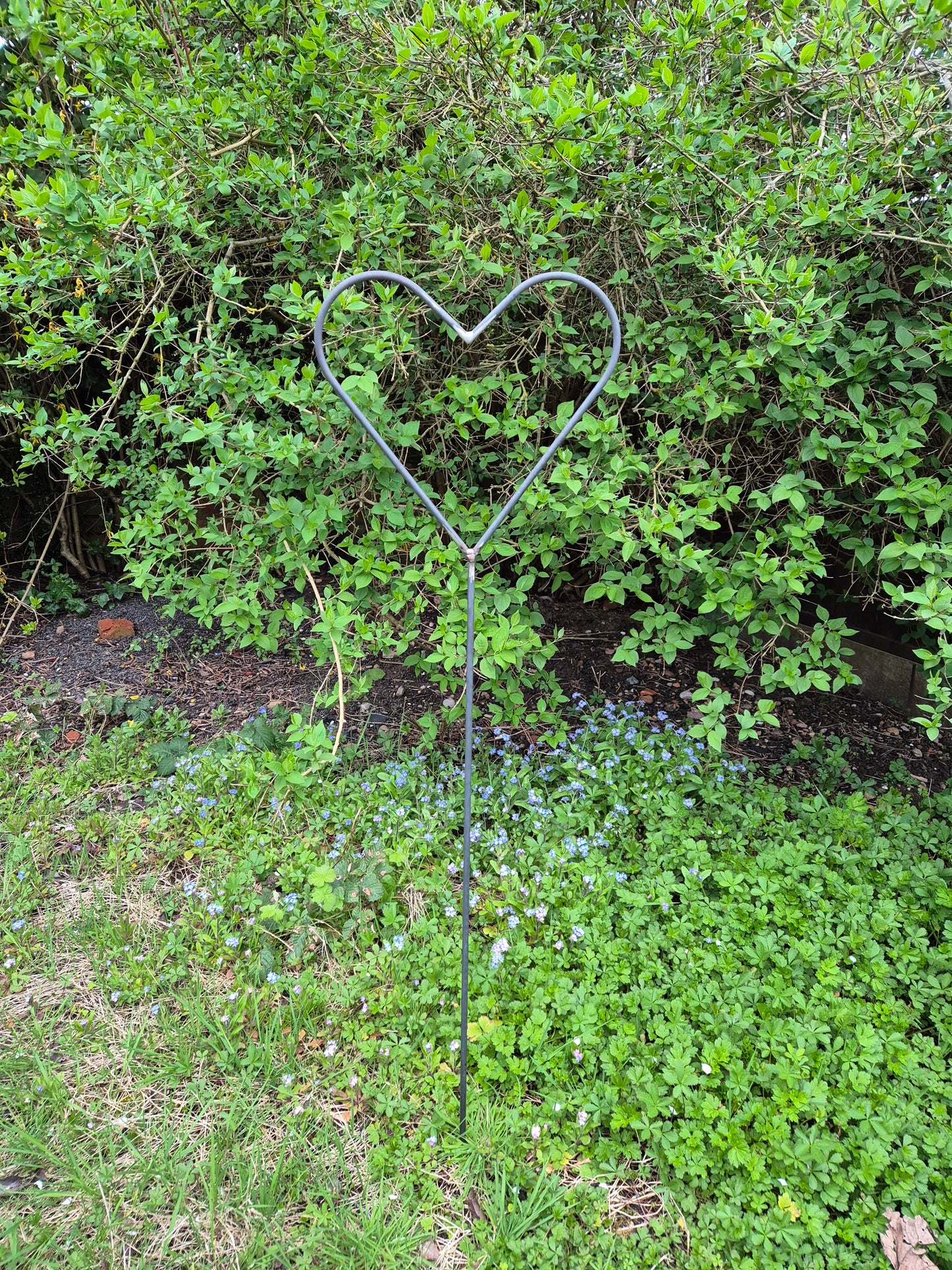 Heart top plant support stakes Set of 3