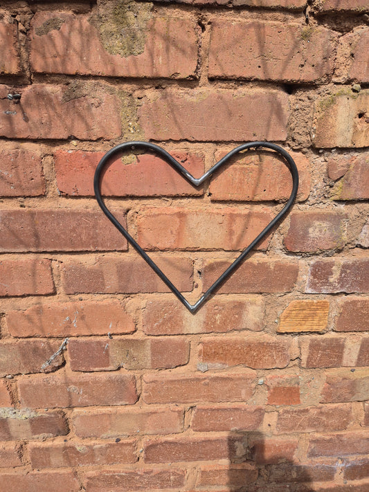 Rustic metal wall hanging heart